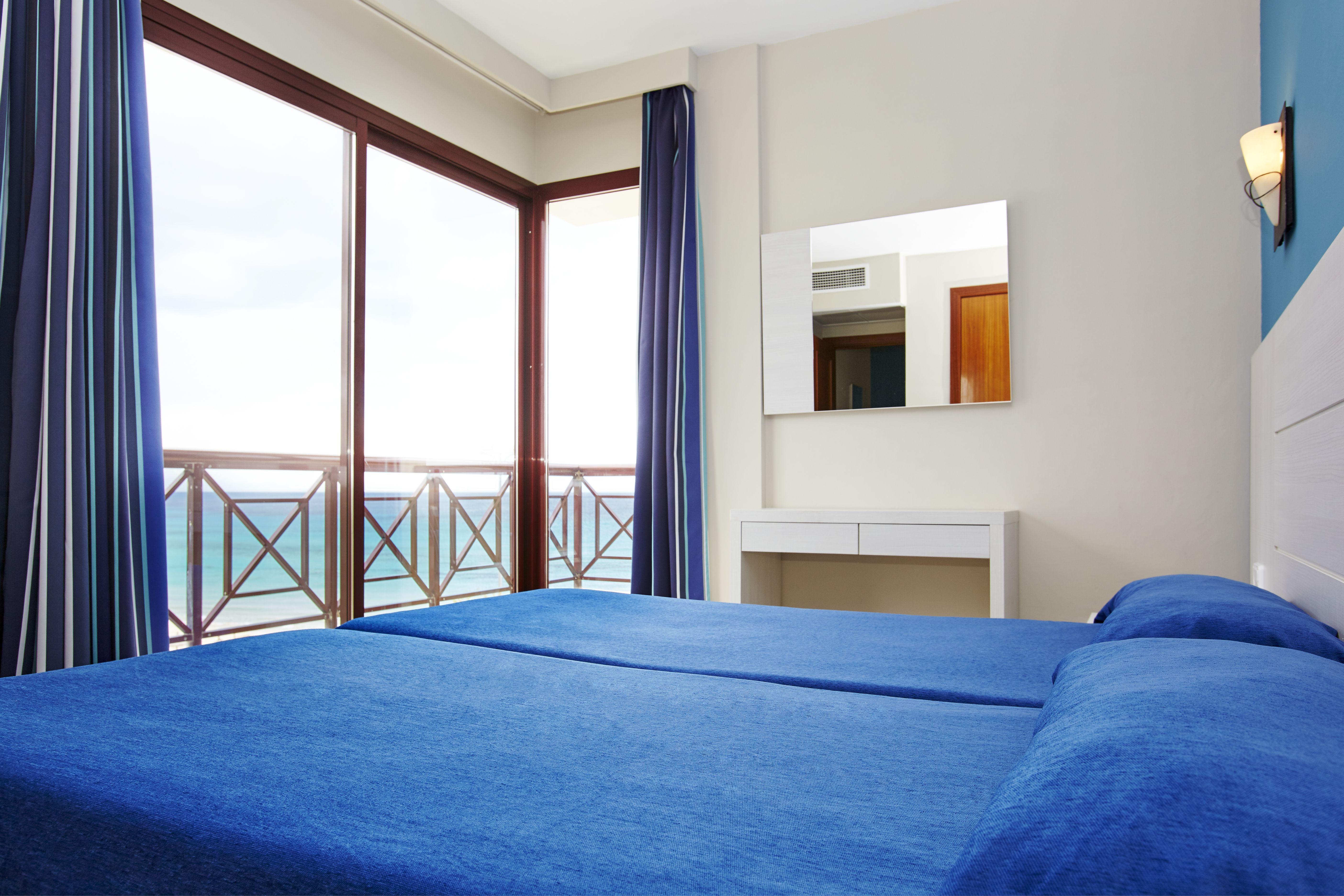 Universal Hotel Bikini Cala Millor  Bagian luar foto