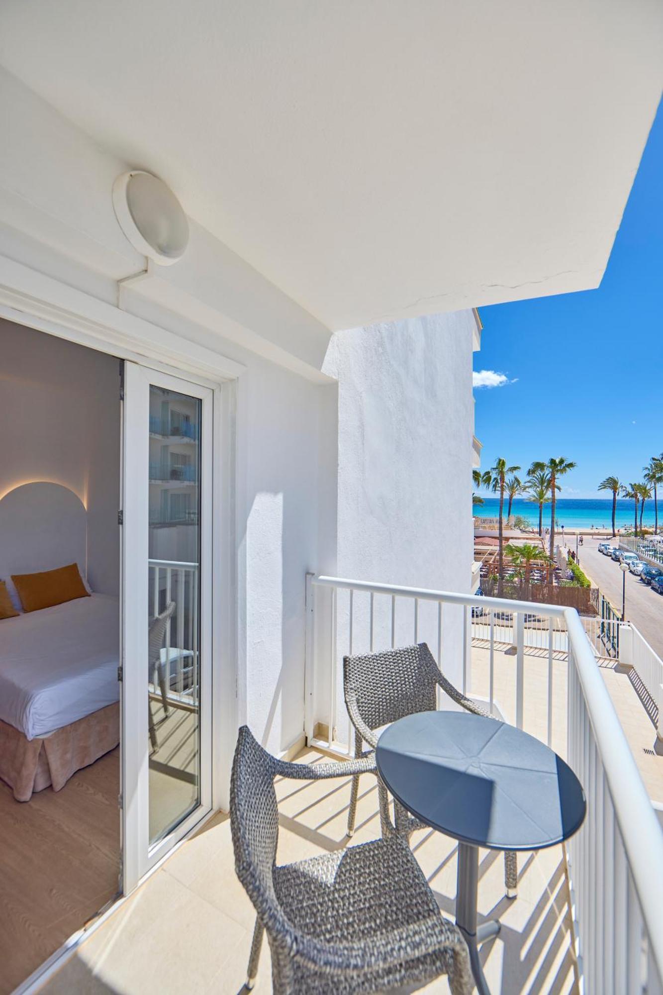 Universal Hotel Bikini Cala Millor  Bagian luar foto